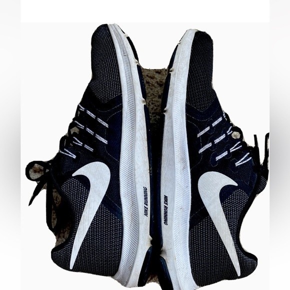 Nike Run Swift Men’s Size 10.5 Black White Running Shoes 908989-001 main image 7